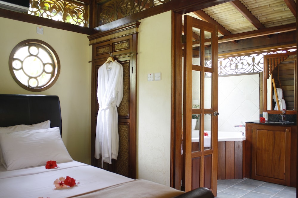 Water’s Edge Cottage