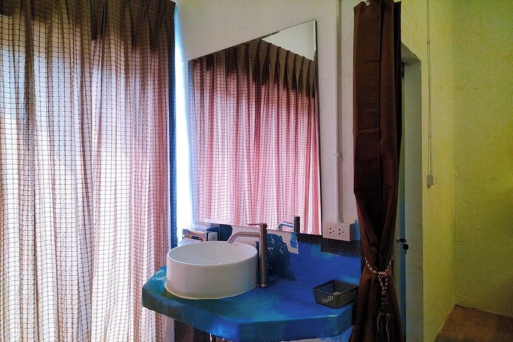 Deluxe Room - Photo 8