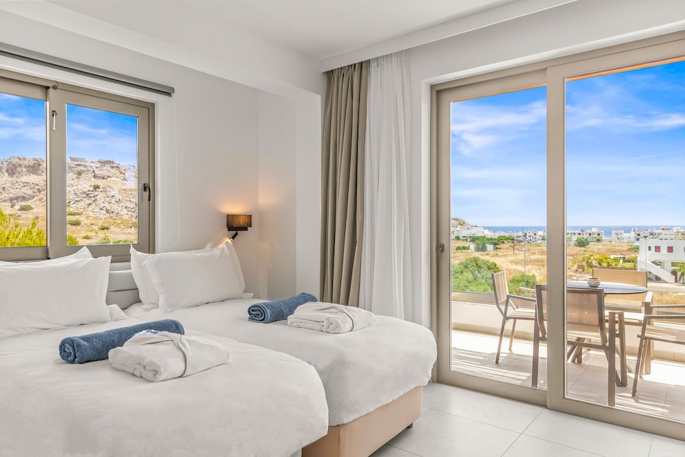 Deluxe Suite, Balcony photo 1