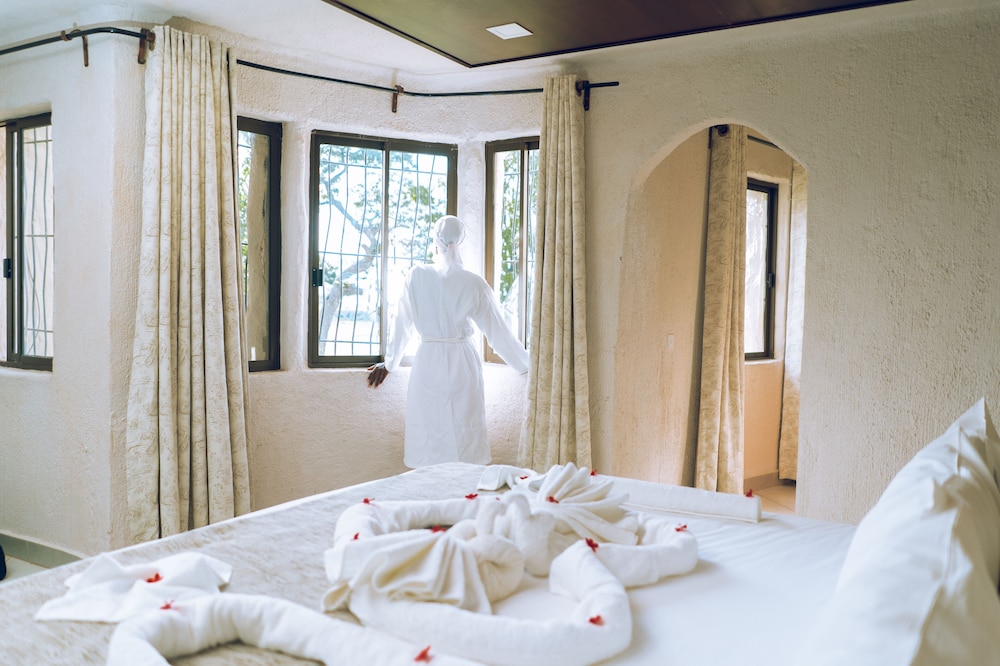 Executive Suite - Photo 4