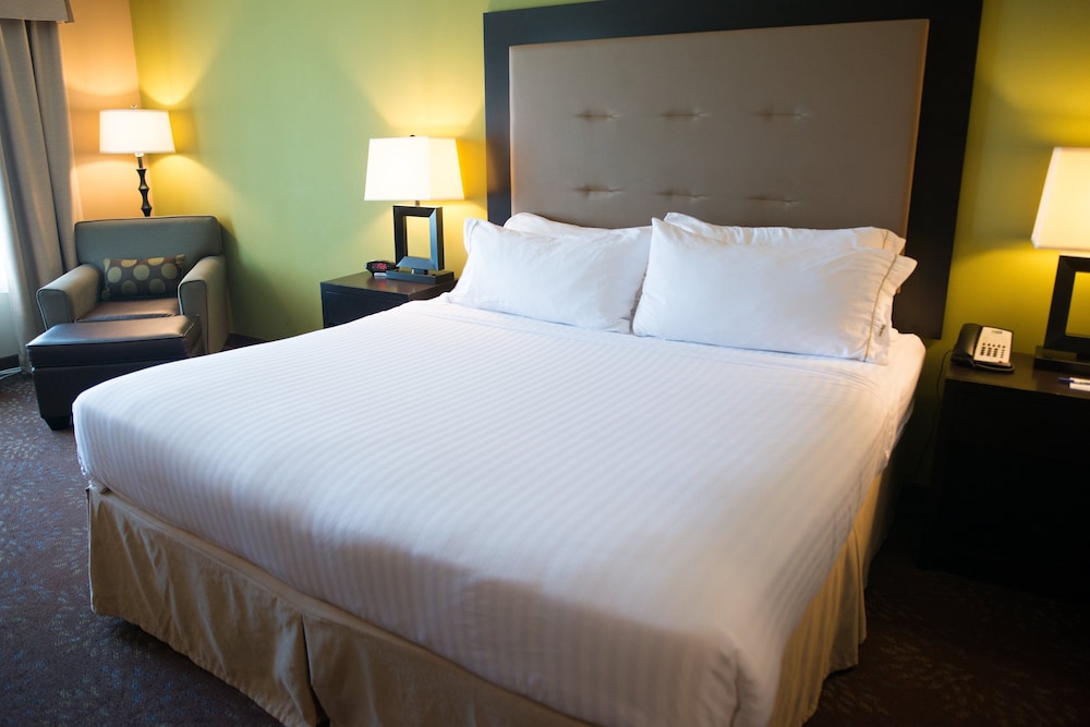 Standard Room, 1 King Bed - Photo 7