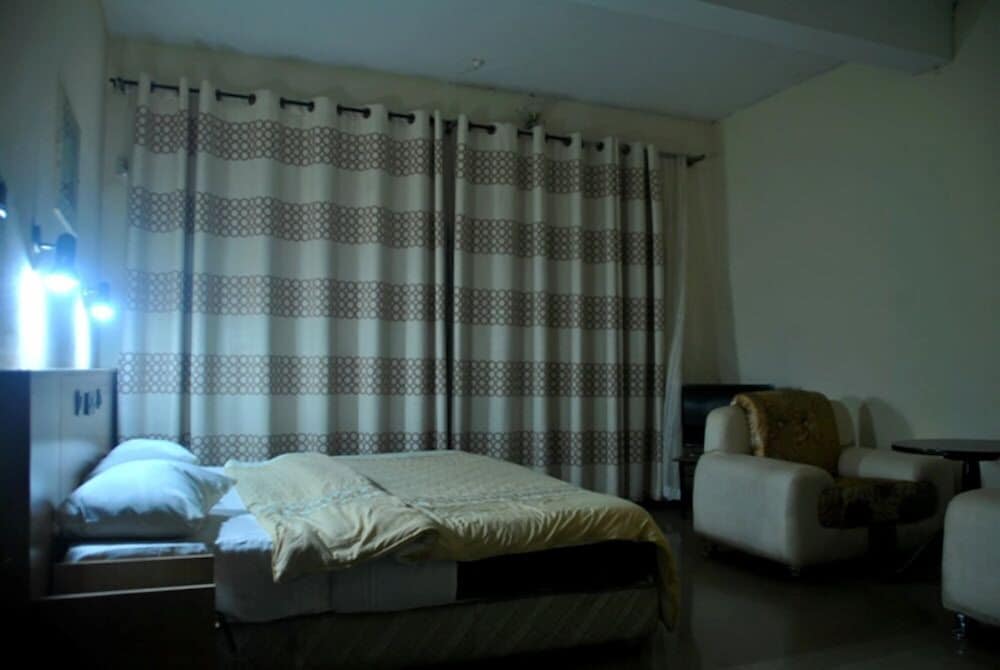 Executive Suite, 1 Twin Bed, Non Smoking photo 3