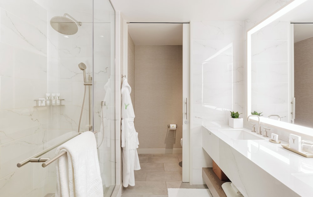Executive Suite - Photo 4