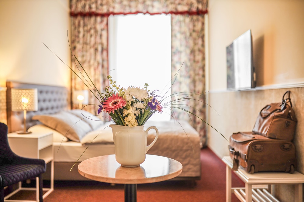 Standard Double Room, 1 Queen Bed, City View photo 3