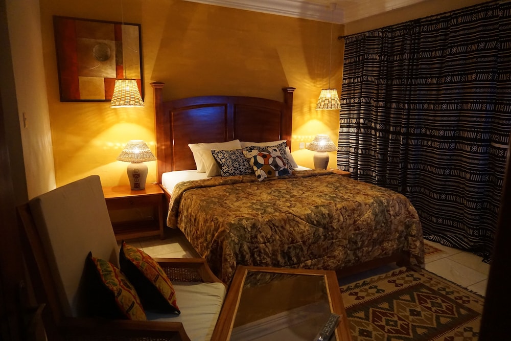 Design Suite, 1 King Bed, Balcony, Garden View photo 2
