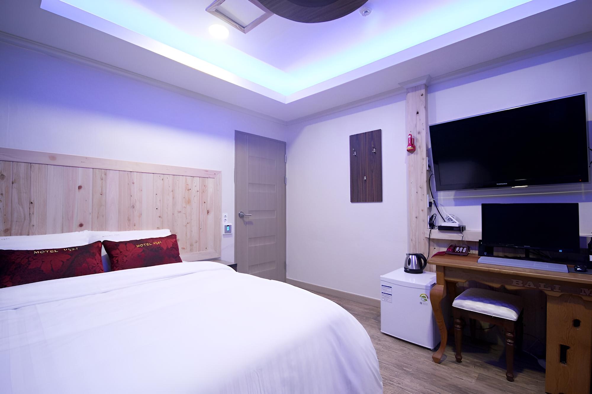 Room (Standard Room) - Photo 5