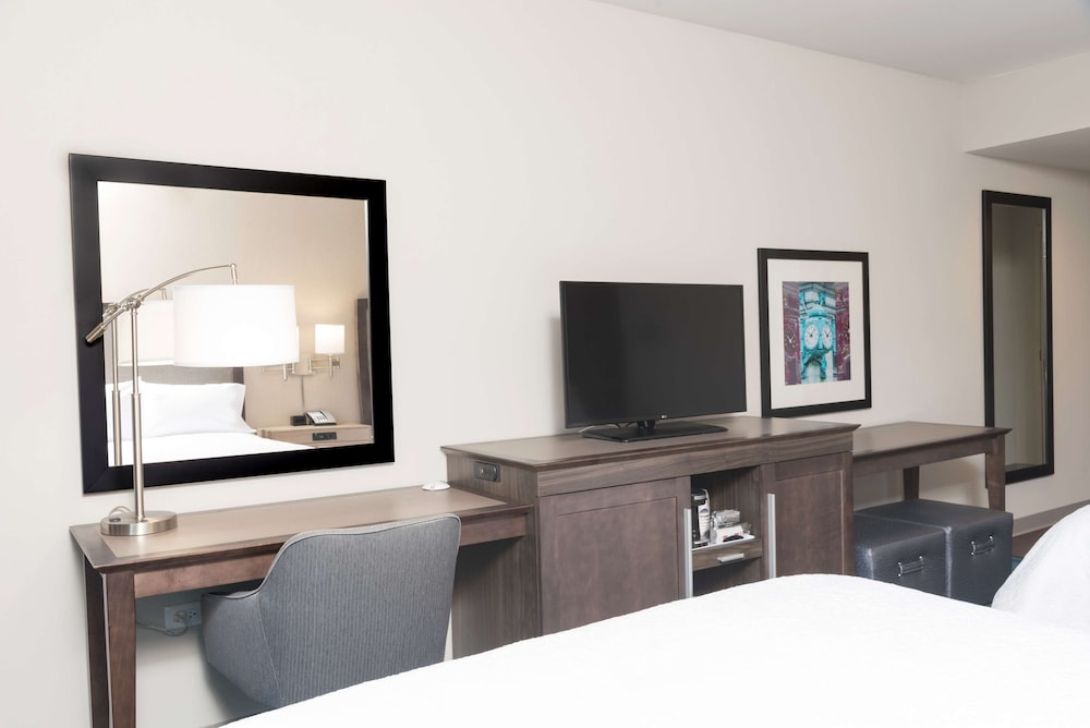 Room, 2 Queen Beds, Non Smoking (Drinks & Snacks) photo 1
