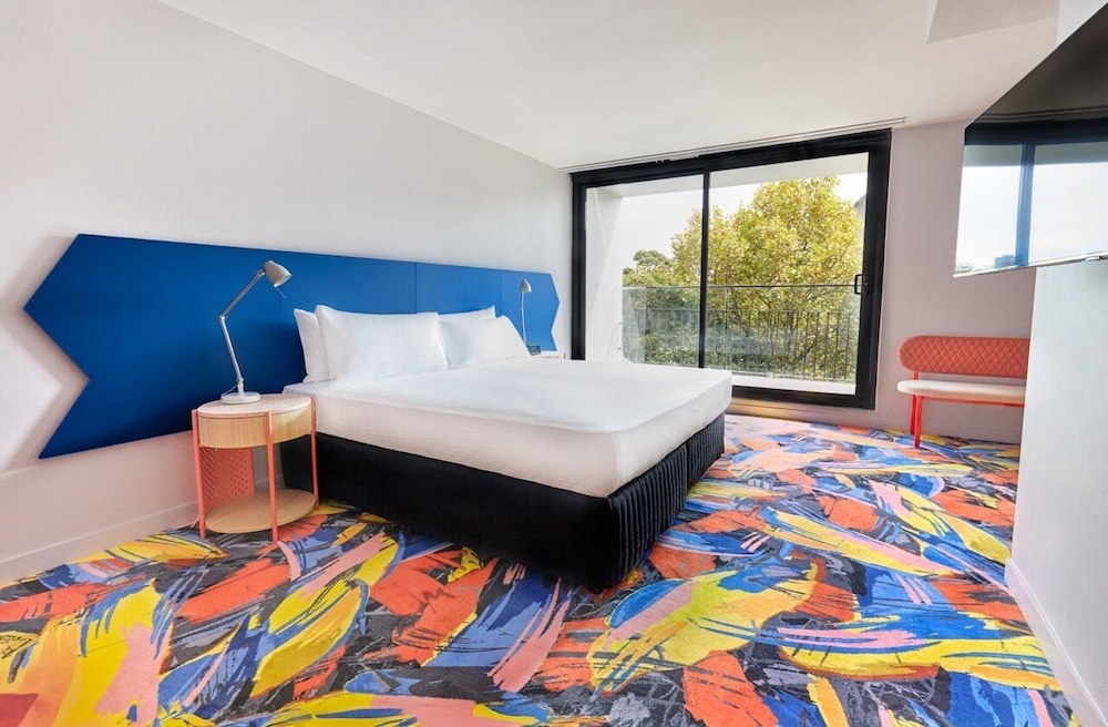 Room, 1 King Bed, Balcony (Adge) photo 1