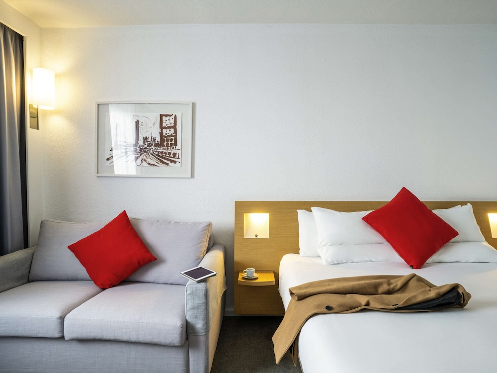 Superior Room, 1 Queen Bed with Sofa bed - Photo 4