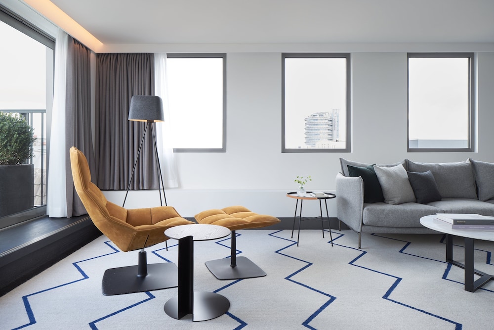 Penthouse (De Witt) thumbnail 5