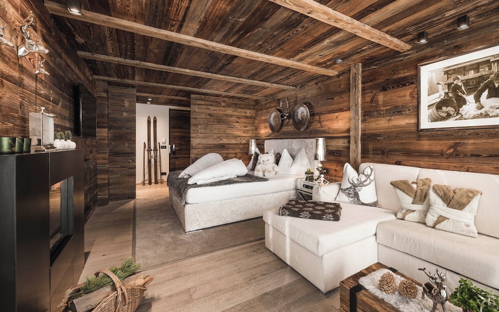 Bio Mountain Chalet with Jacuzzi