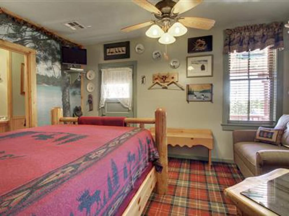 Standard Double Room, Ensuite, Mountain View (Northern Exposure ) photo 3