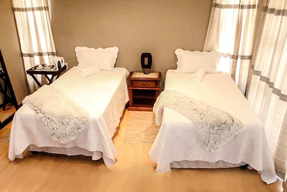 Standard Twin Room photo 1