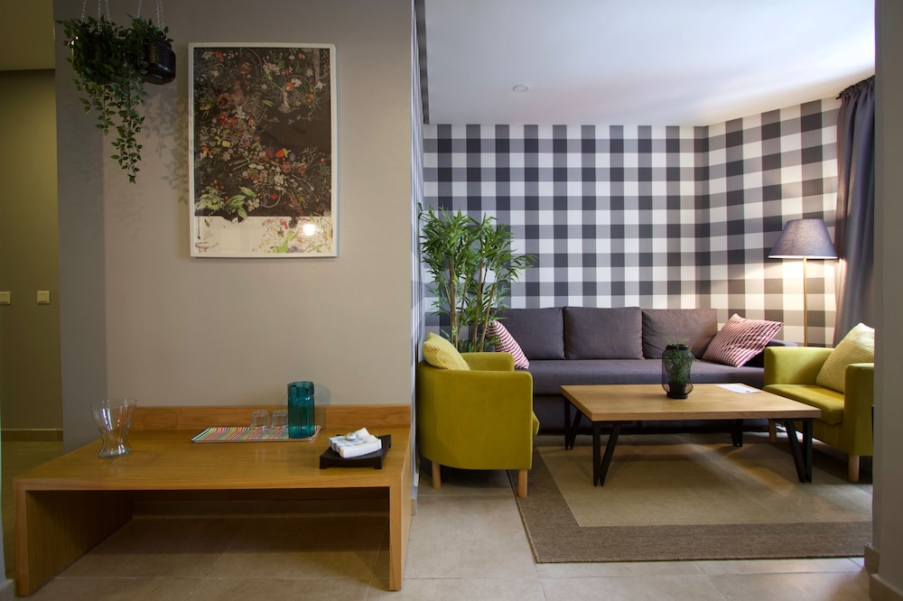 Superior Suite - Photo 25
