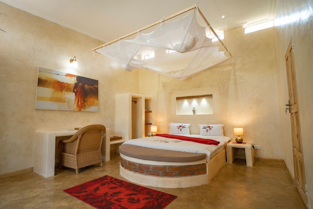 Deluxe Double Room, 1 Bedroom, Pool Access photo 1