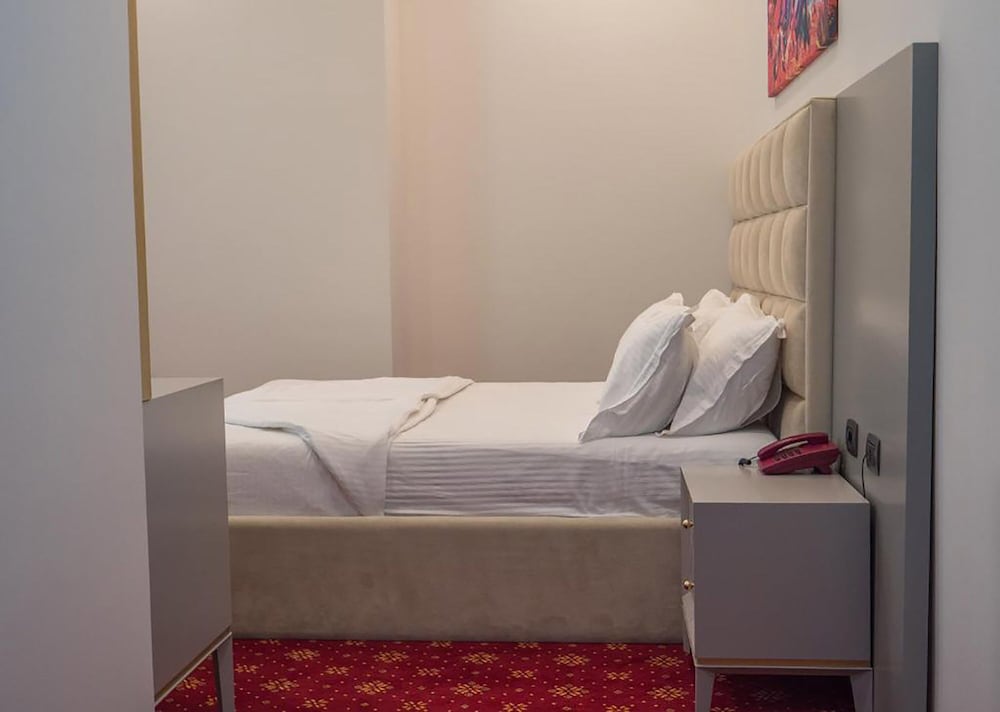 Double Room, Balcony - Hill View