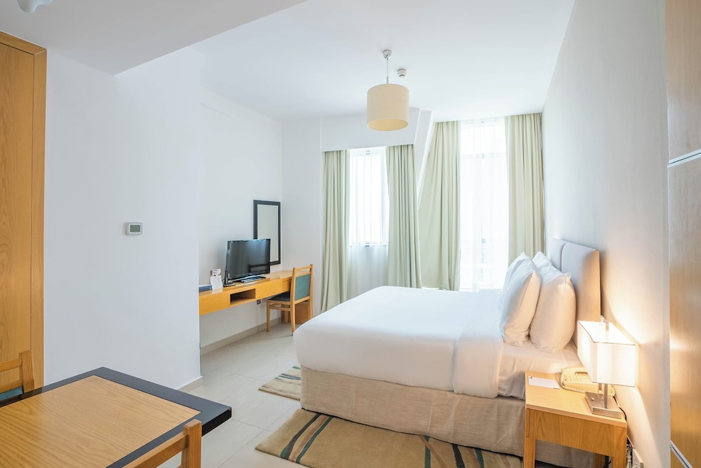 36 hours Staycation -Classic Studio with Early c/in (6am) Late c/out (6pm) 20 pct off on Spa, F&B
