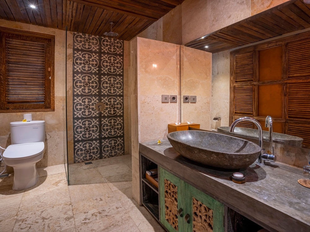 Ethnical Three Bedroom with Pool - Photo 4