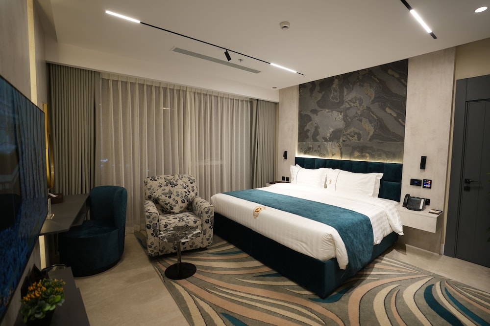 Superior Room, 1 King Bed