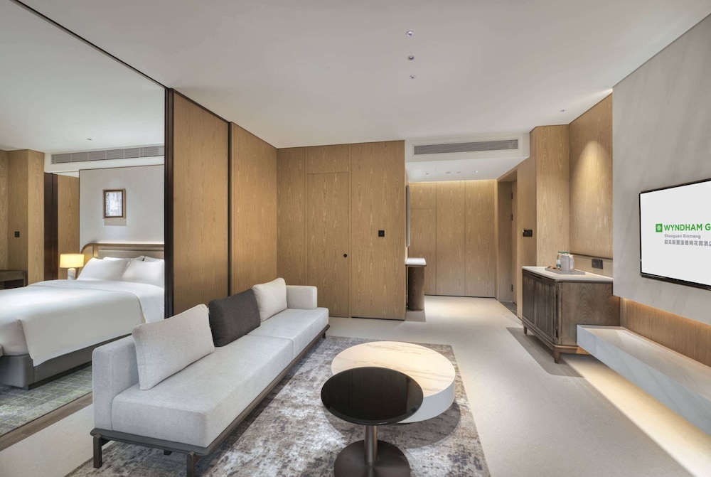 Suite, 1 King Bed with Sofa bed, Non Smoking (Garden, Hot Spring Pool)