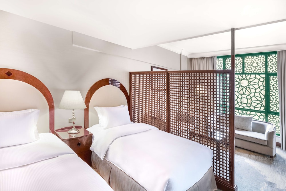 Junior Suite, 2 Twin Beds (Partial Haram View)