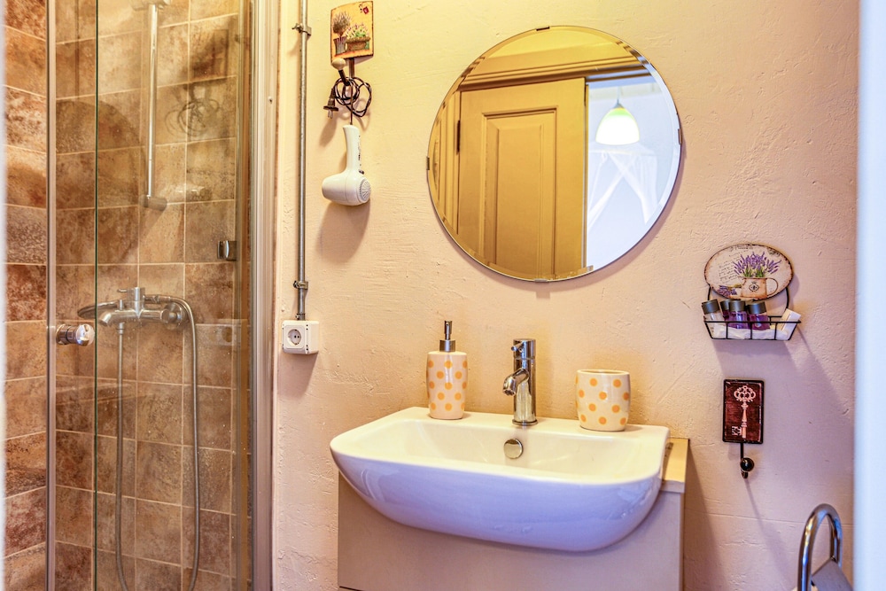 Standard Double or Twin Room photo 3