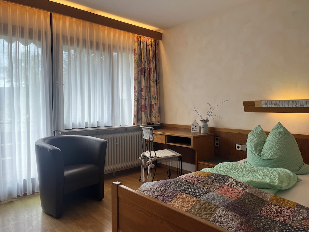 Classic Triple Room, Multiple Beds, Non Smoking, Mountain View photo 3