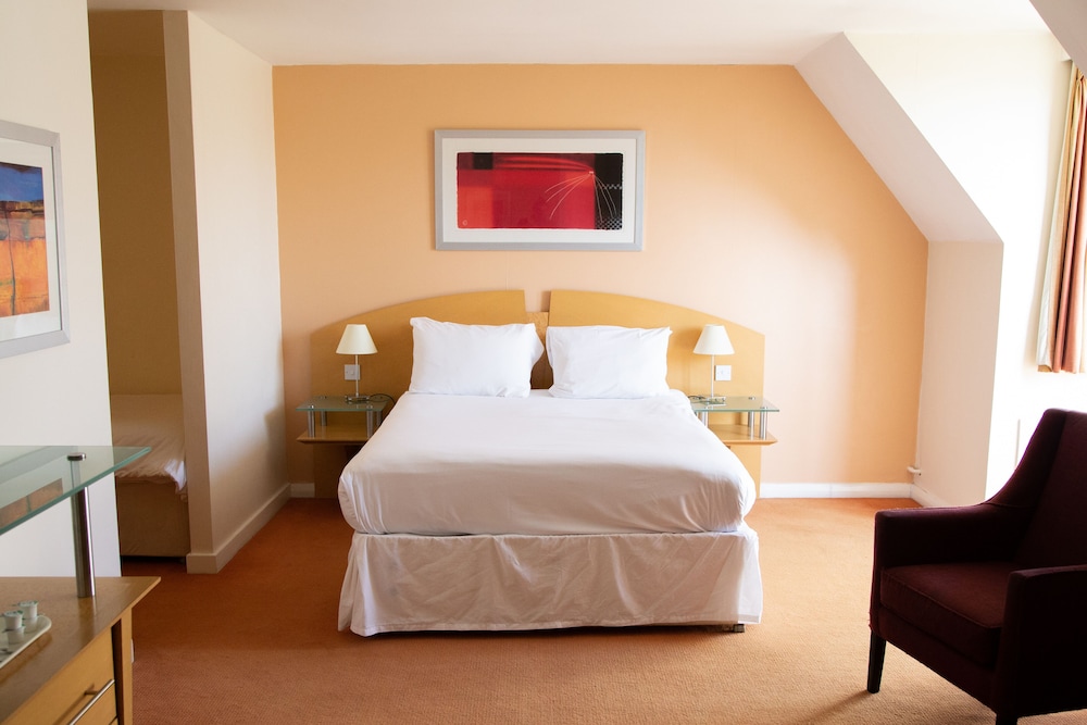 Standard Room, Multiple Beds - Photo 1