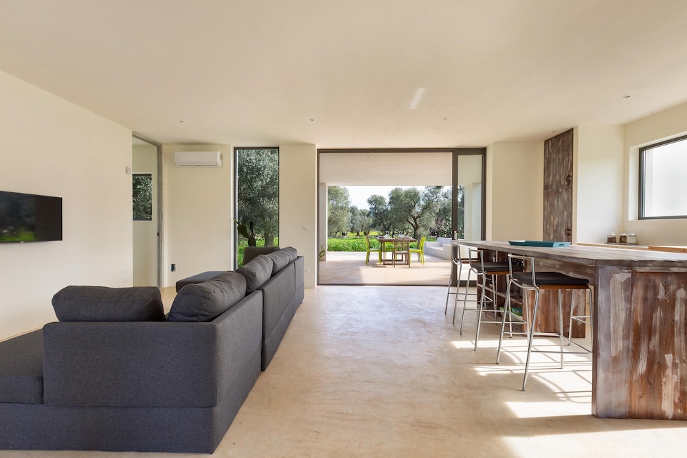 Villa photo 3