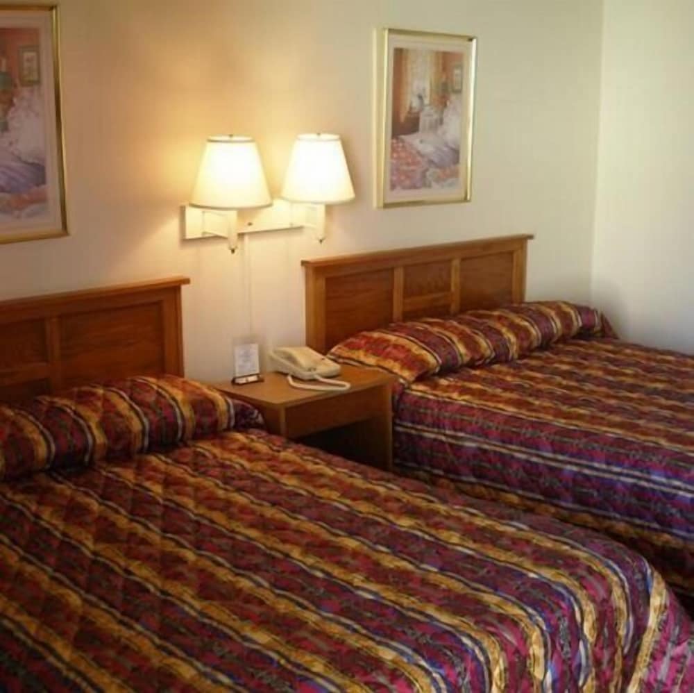 Room, 2 Double Beds, Smoking photo 1