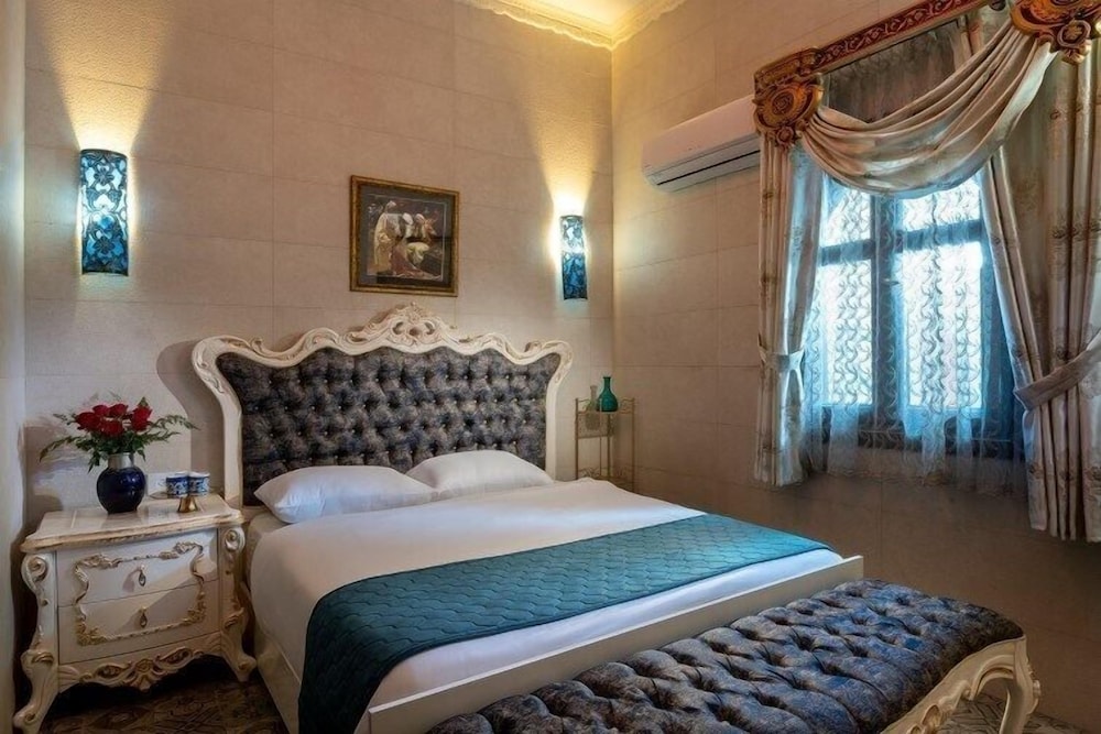 Suite, Balcony, Garden View photo 1