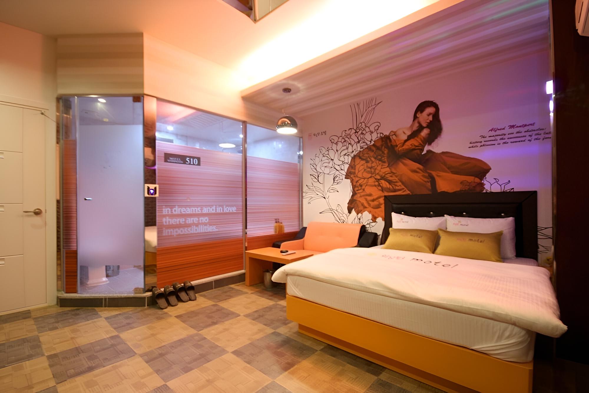 Room (Suite (Semi-Special Room/2PC/Netflix ) - Photo 4