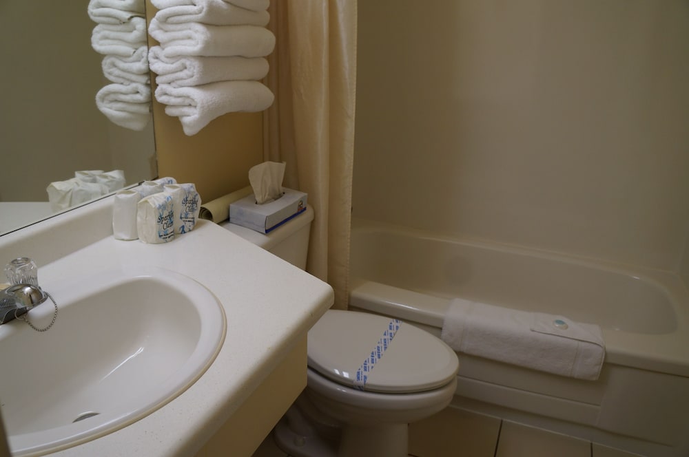 Standard Room, 1 Queen Bed - Photo 4
