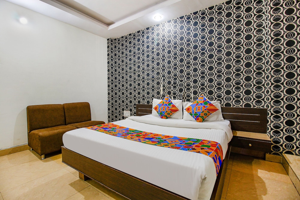 Deluxe Room - Photo 3