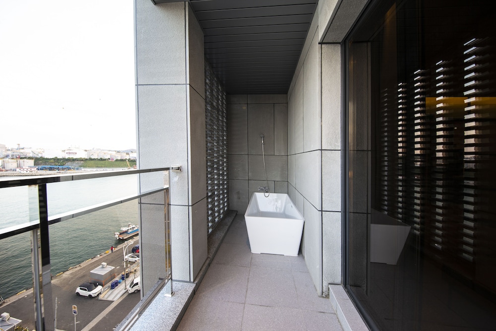 Royal Suite - Photo 15