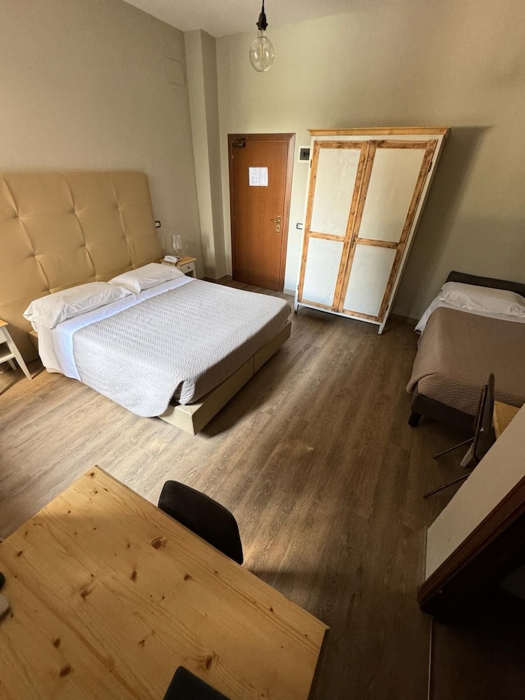 Standard Triple Room photo 3