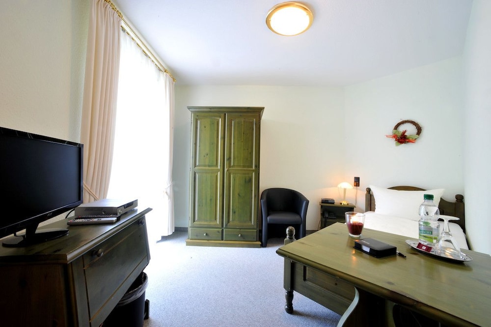 Single Room photo 2