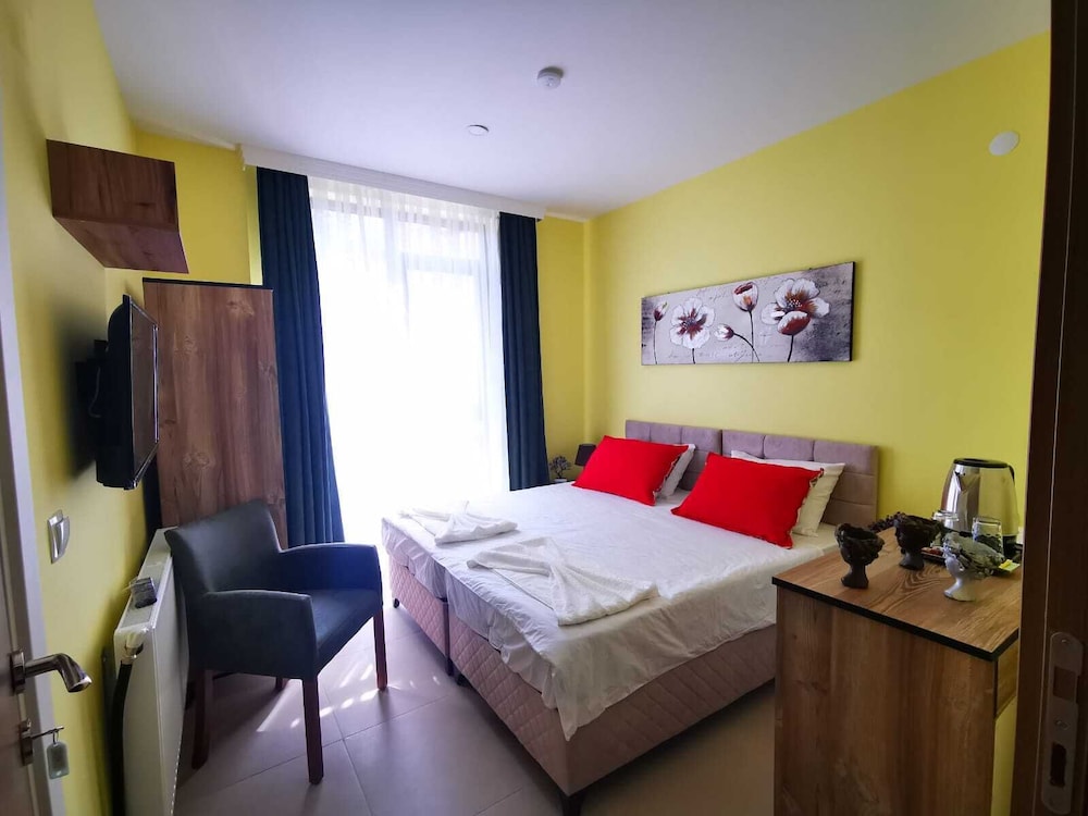 Economy Double or Twin Room photo 1