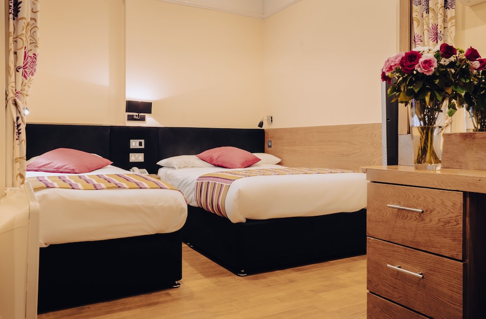 Classic Quadruple Room photo 3