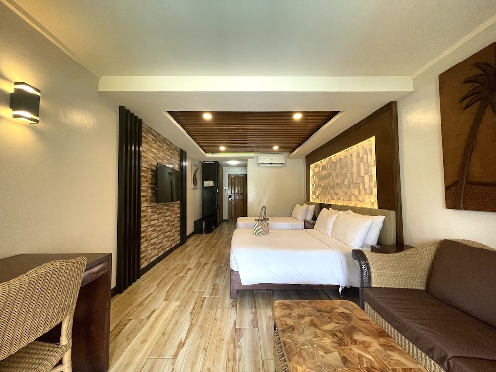 Premier Room, Beach View (Main) photo 2
