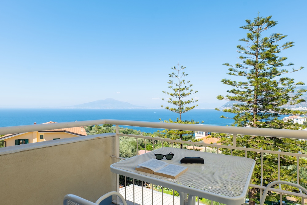 Superior Double Room, Balcony, Sea View - Photo 6