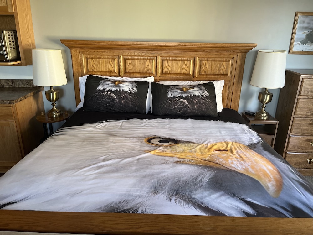 1 King Bed, 1 Queen Sleeper Sofa River View, Upper Level photo 1