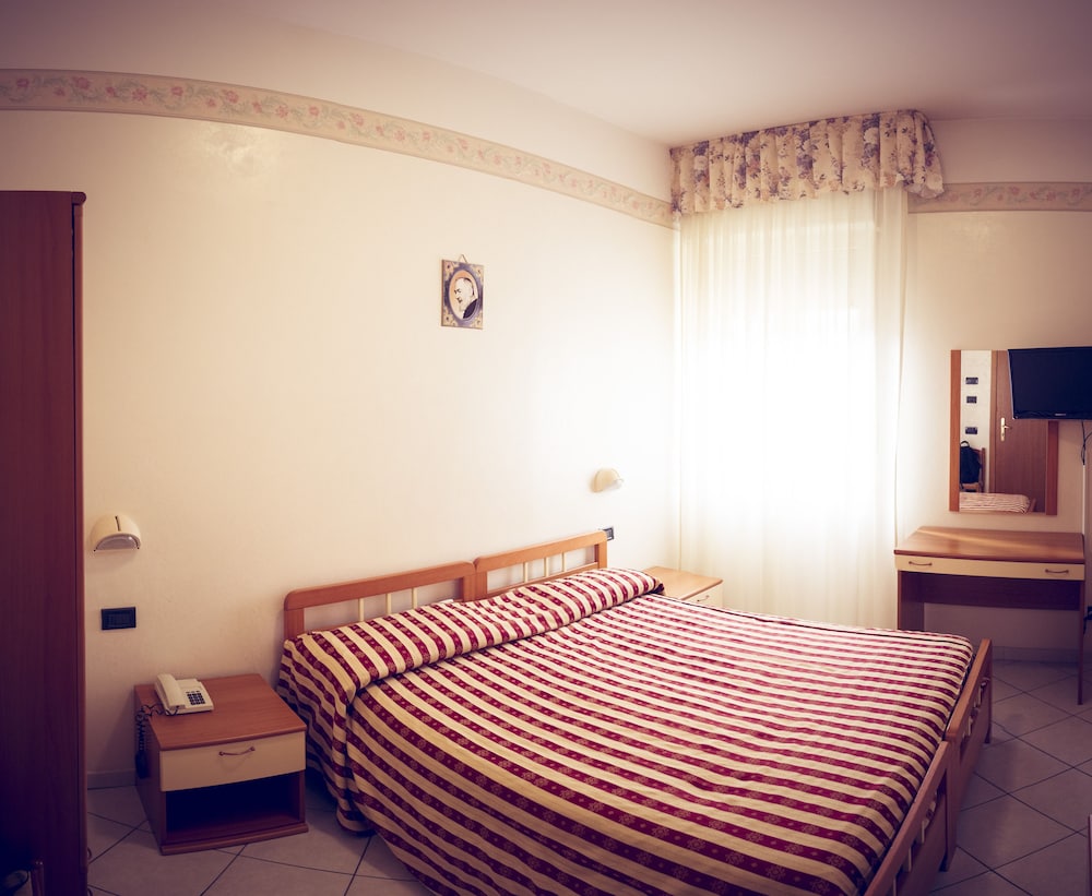 Economy Double or Twin Room - Photo 1