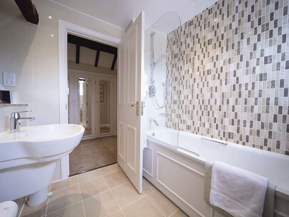 Deluxe Room, 1 Double Bed (Deluxe King) - Photo 5