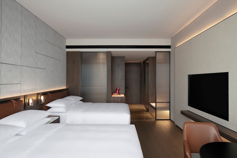 Room, 2 Twin Beds, City View - Photo 1
