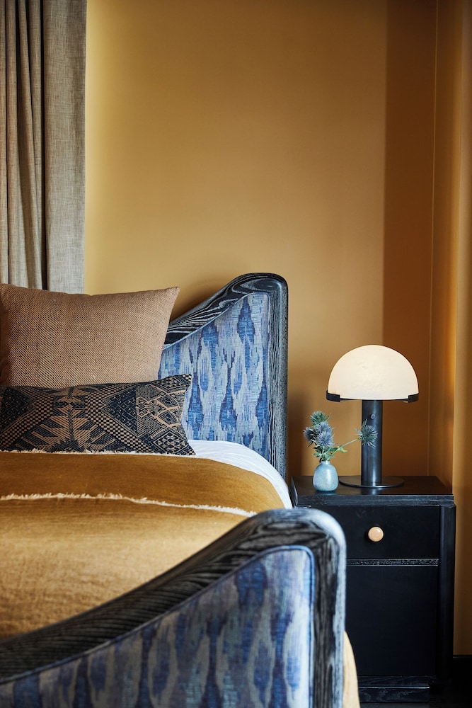 Suite, 1 King Bed (Proper Pool)