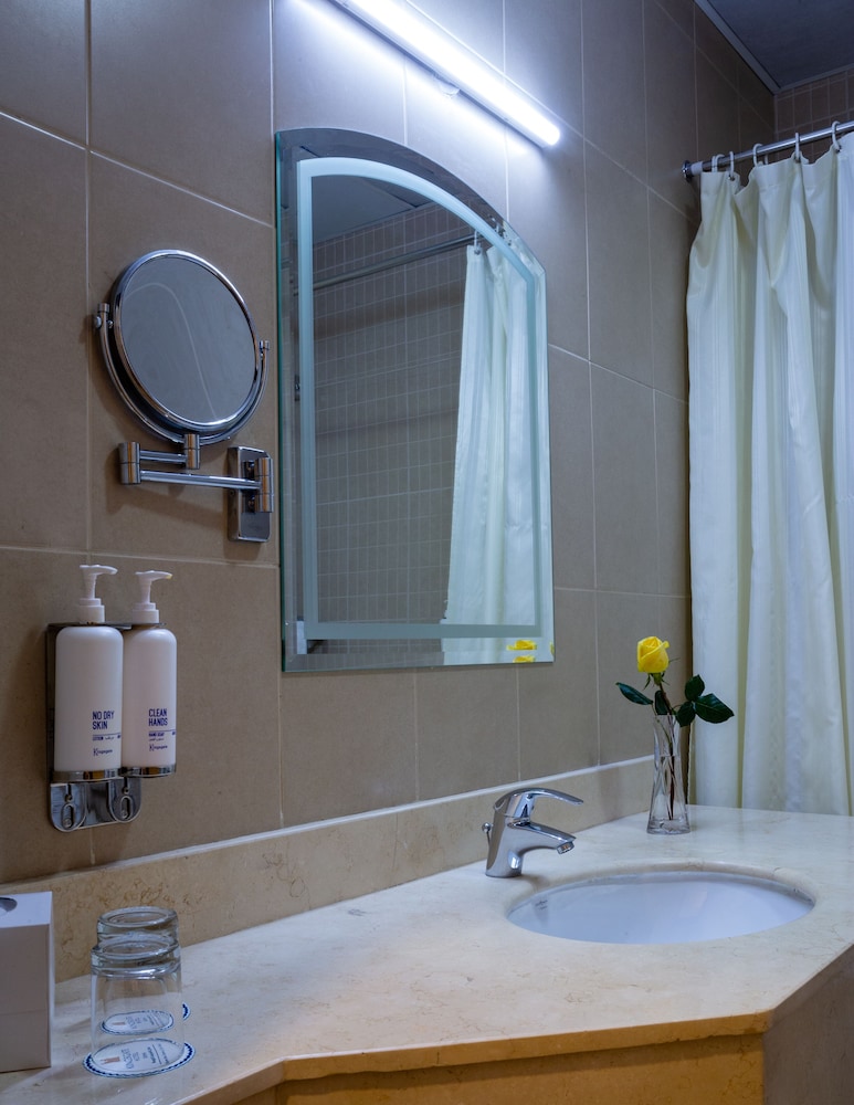 Deluxe Double Room, 1 King Bed - Photo 8