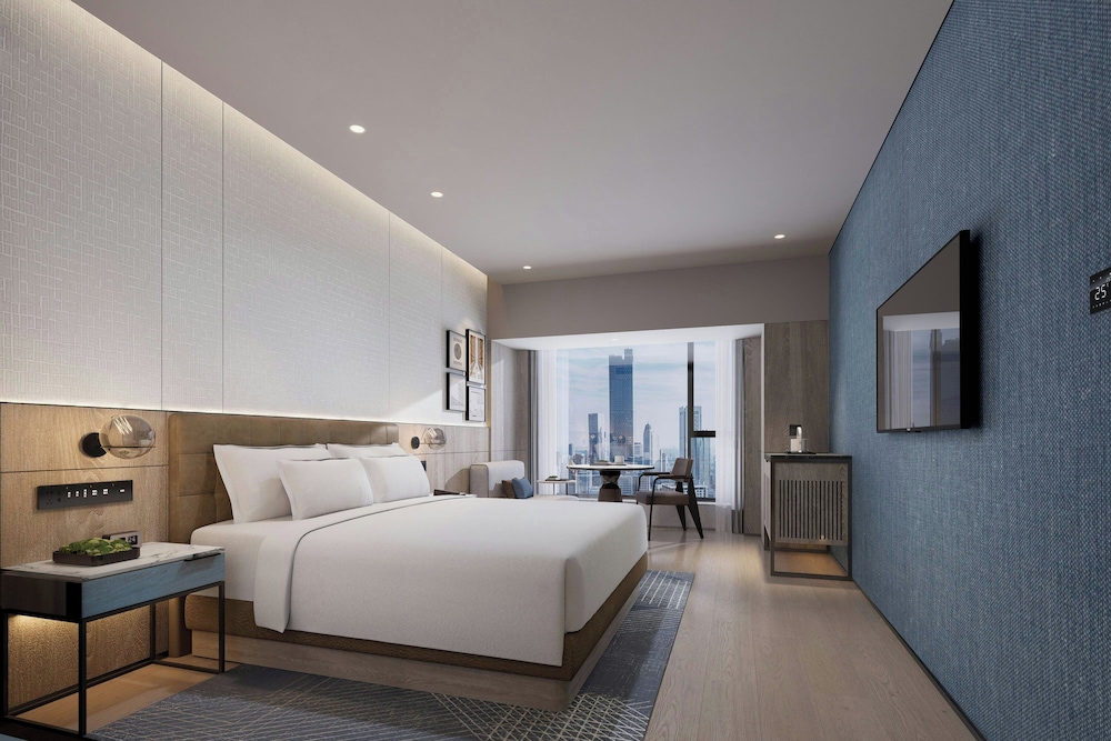 Superior Room, 1 King Bed, City View photo 2