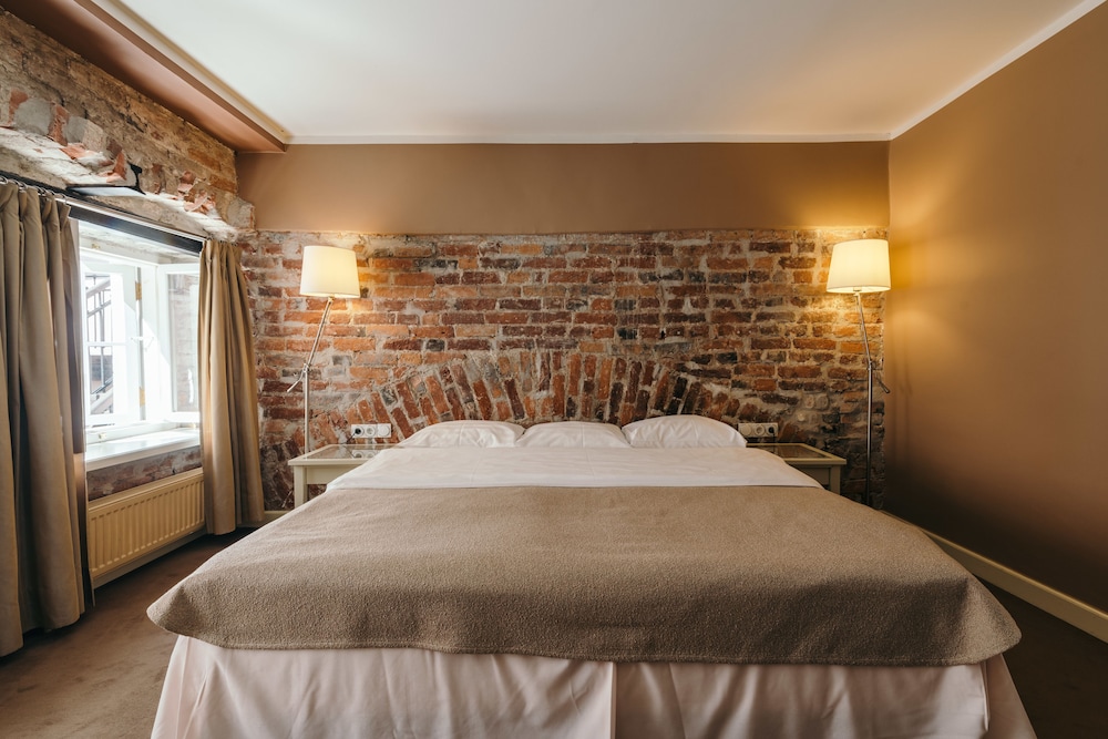 Double Room - Photo 6