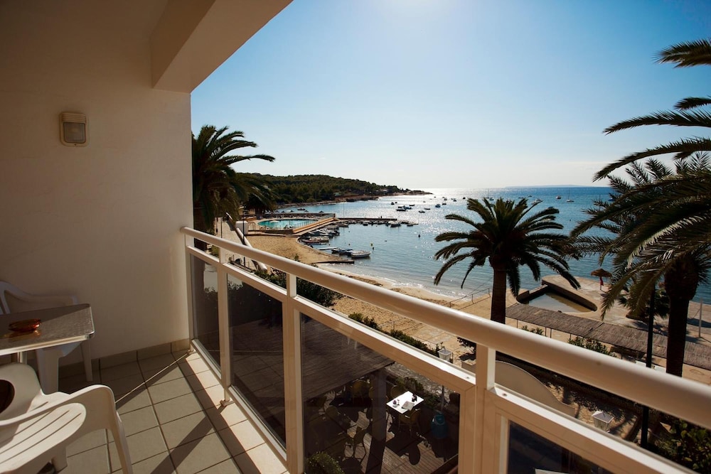 Double Room, Balcony, Sea View photo 2